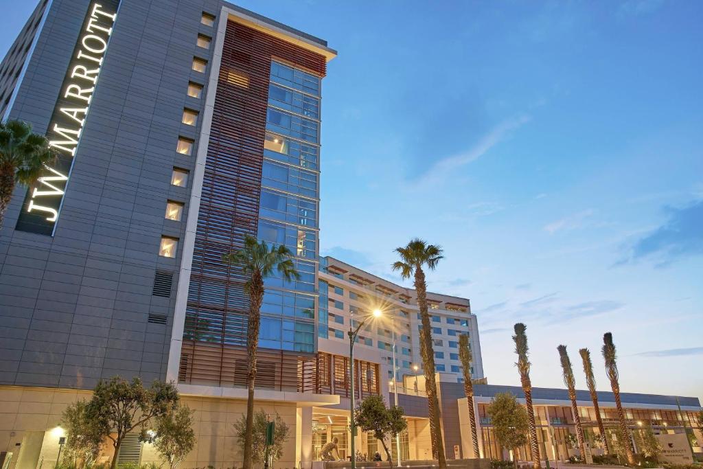 JW Marriott Anaheim Resort: The Only 5-Star Hotel in Anaheim Redefines Luxury
